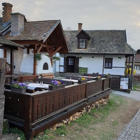 Kemences Porta Hotel Hollókő Екстериор снимка