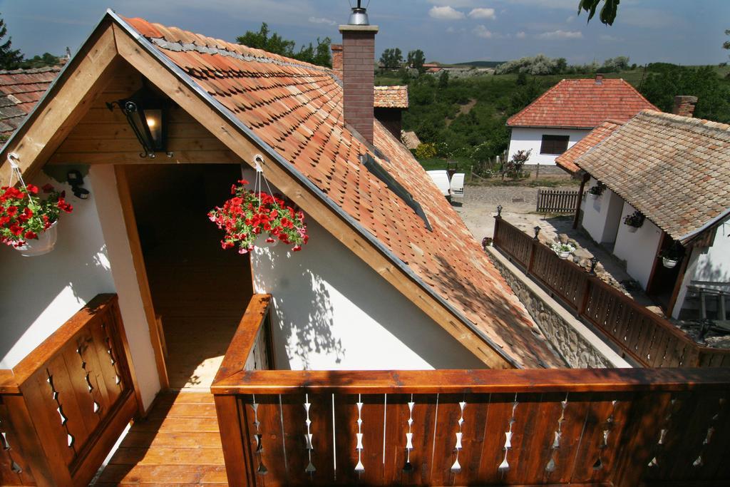 Kemences Porta Hotel Hollókő Екстериор снимка